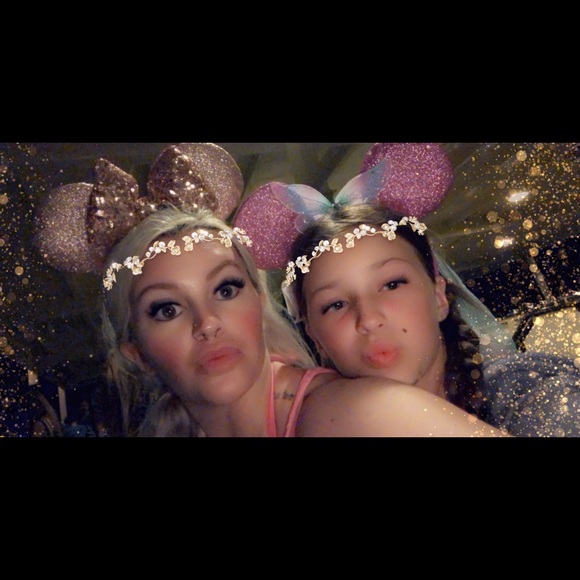 Meet your Posher, Tara - Picture 3 of 3